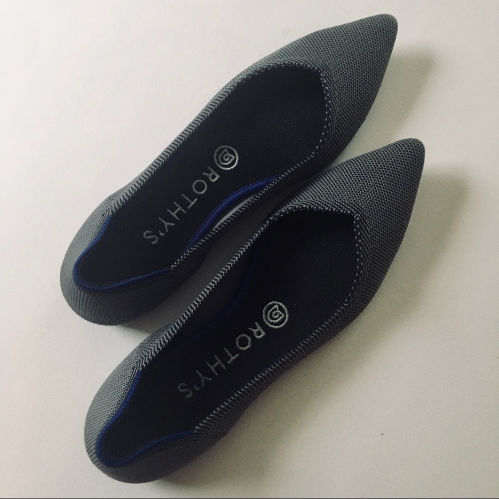 EUC Rothys Birdseye Grey Point
